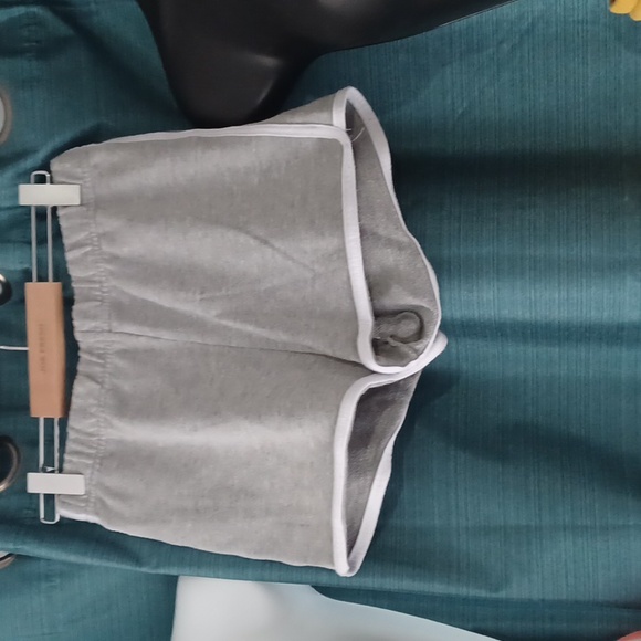 3 pairs of shorts - Picture 4 of 6